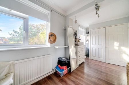 4 bedroom detached house to rent - Photo 5