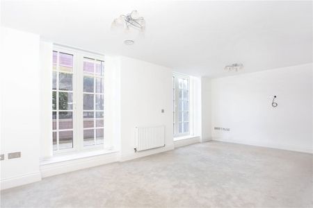 A stunning 2 bedroom duplex apartment located in the sought after location on Bishopthorpe Road. Situated in one of York’s most exclusive developments, this immaculate property is situated on the ground floor and offers effortless style plus a fabulous garden terrace. - Photo 3