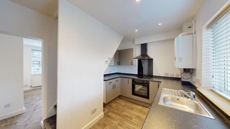 2 bedroom terraced house to rent - Photo 2