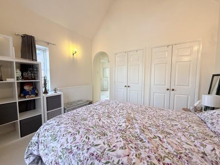 4 bedroom detached house to rent - Photo 5