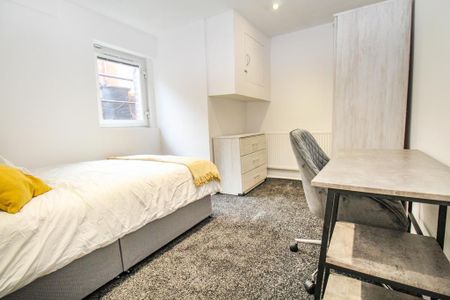 3 bedroom terraced house to rent - Photo 2