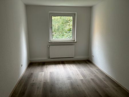 Große 3 Zimmer Wohnung im 4.Obergeschoss - Photo 3