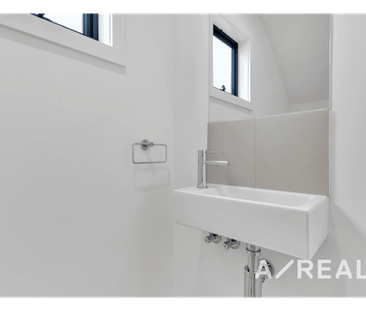 Modern Comfort & Low-Maintenance Living - Photo 5