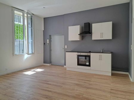 Location Appartement 2 pièces 40m² NIMES 30000 - Photo 4