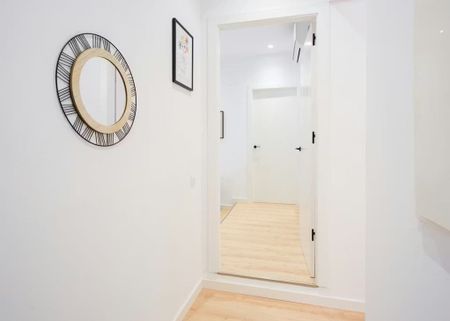 Ronda de Sant Antoni, Barcelona, Catalonia 08001 - Photo 3