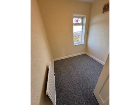 3 bed Semi Detached, - Photo 2