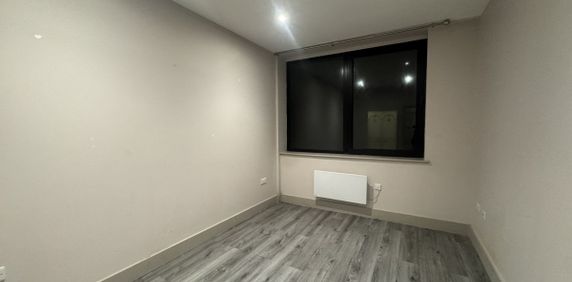 Quilters Way, Stoke Mandeville, AYLESBURY - Photo 2