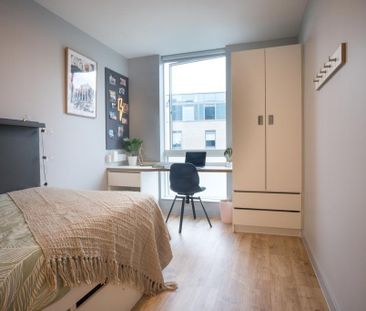 1 bedroom in a flat share to rent - Photo 4