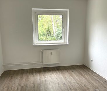 Hier müssen Sie nur noch einziehen… 2 Zimmer in der 1 Etage mit Balkon erwarten Sie - Photo 1