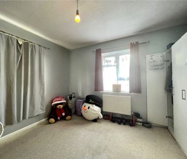 Buttercup Square, Stanwell, Staines-Upon-Thames,TW19 - Photo 3