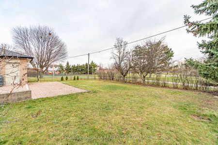 For Lease - 11 Durham Crescent, Brampton, Ontario - Photo 4