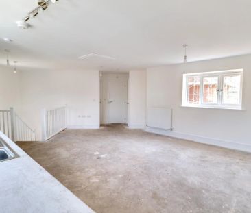 Kingsware Road, Stoke On Trent - Photo 2