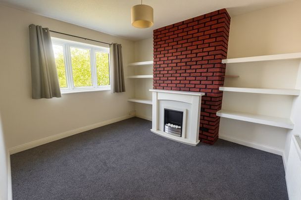 2 Bed Flat, Summit Way, SO18 - Photo 1