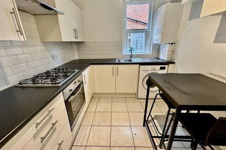 1 bedroom flat to rent - Photo 5