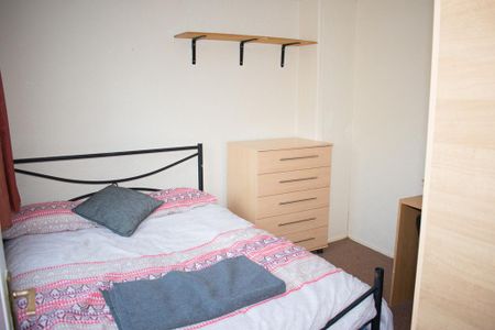 4 bedroom house to rent - Photo 3