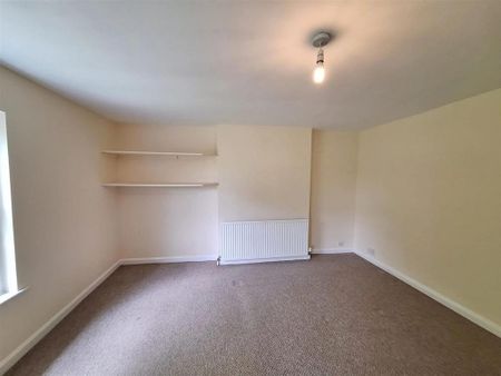 4 bedroom detached house to rent - Photo 3