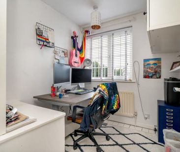 3 bedroom semi-detached house to rent - Photo 5