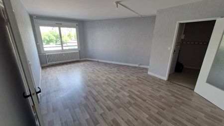 Location appartement T3 66.09m² à Reims (51100) Loyer CC * : 557.47 € Réf : ER.07055 - Photo 4