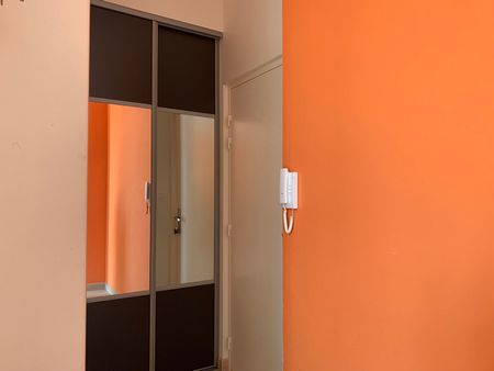 Location Appartement 3 pièces 47m² - Photo 2