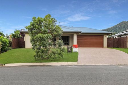 Large Airconditoned Family Entertainer - Huge Patio - Double Gate Side Access - Photo 4