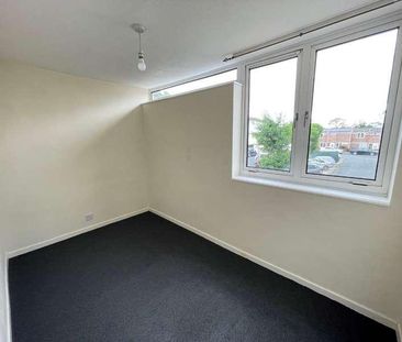 Clare Close, Mildenhall, IP28 - Photo 2