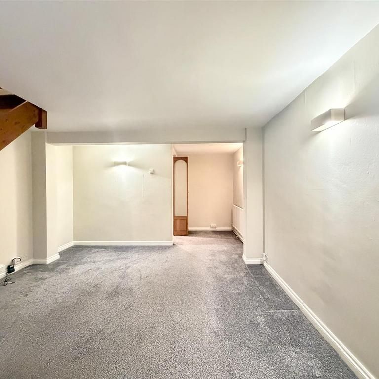 2 bedroom terraced house to rent - Photo 1