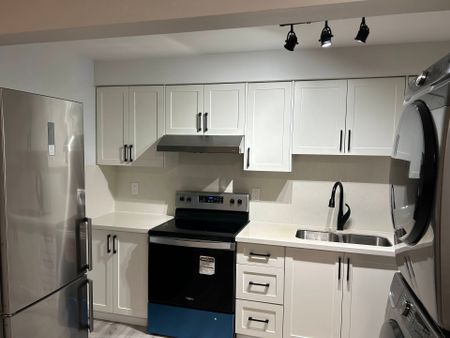 For Lease - 2401 Lakeshore Boulevard Unit# 2, Toronto, Ontario - Photo 5