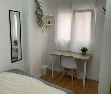 Carrer d'Alcanyís, Valencia, Valencian Community 46019 - Photo 5