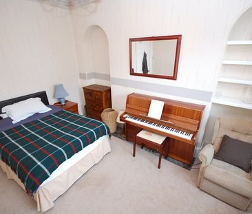 3 bedroom apartment to rent - Photo 6