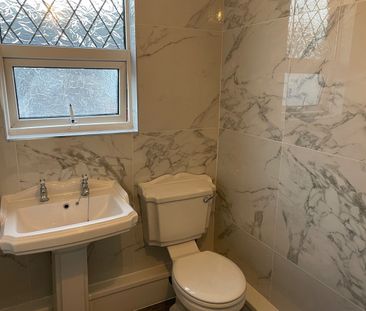 Room in a Shared House, Mainwaring Road, CH44 - Photo 2