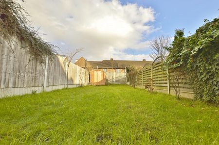 Cumberland Road, Plaistow, E13 8LS - Photo 3