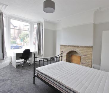6 bedroom terraced house to rent - Photo 2