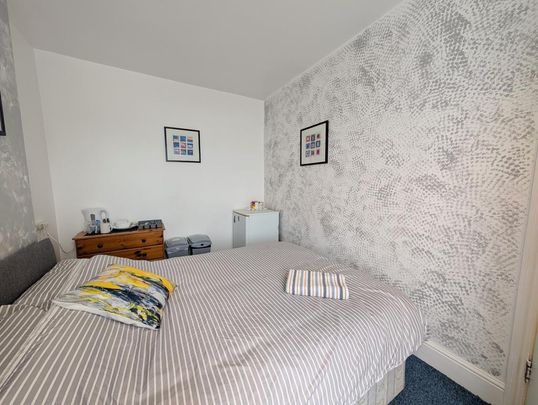 1 bedroom in a house share to rent - Photo 1