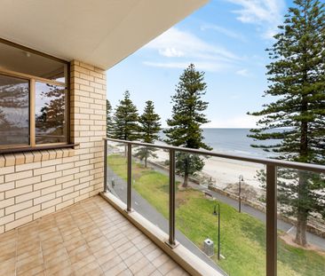 42/13 South Esplanade - Photo 3