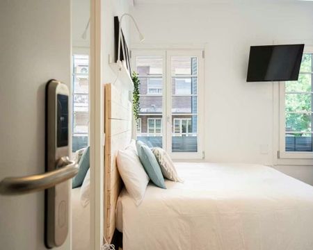 Calle de Alburquerque, Madrid, Community of Madrid 28010 - Photo 5