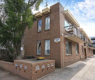 CONVENIENT LOCATION! - Photo 4