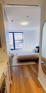 1 Derwent Ln, Sydney - Photo 4