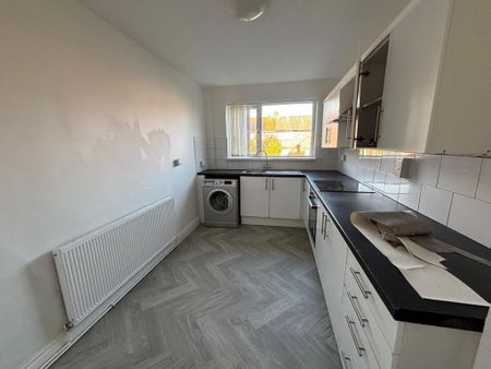 3 bedroom terraced house to rent - Photo 5