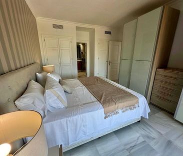 Luxury Apartment for rent in Benahavís, Andalusia - Photo 4