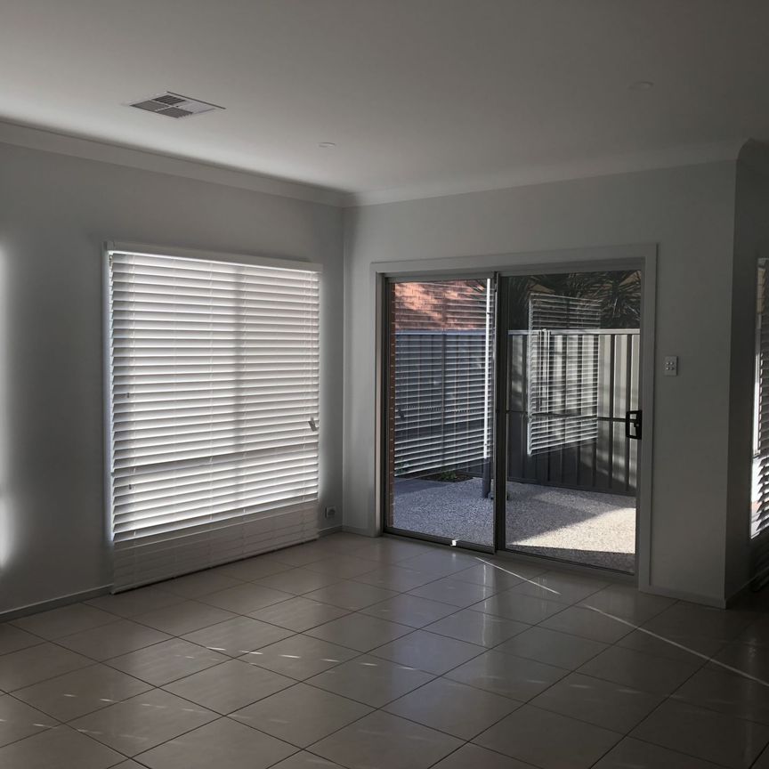 14 Harley Pearson Lane, Thebarton, SA 5031 - Photo 1