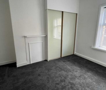 1 bedroom semi-detached house to rent - Photo 2