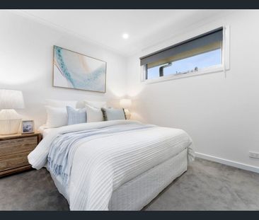 Beachside Family Home with Bay Views *Unfurnished* - Photo 6