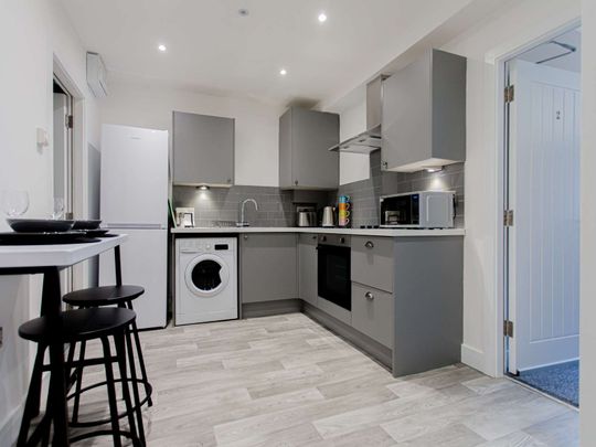 Flat D, 23 Calais Road - Photo 1