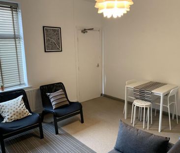 4 bedroom end of terrace house to rent - Photo 6