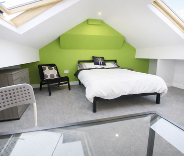 Woolton Road Room 6 - Photo 1