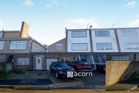 1 bedroom in a house share to rent - Photo 2