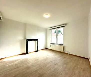 Woning met 2 ruime slaapkamers in het centrum van Bilzen. - Photo 3