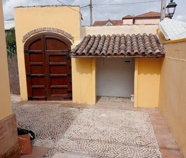 Palomares Del Río - Photo 6