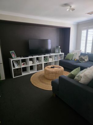 Ellenbrook - Photo 1