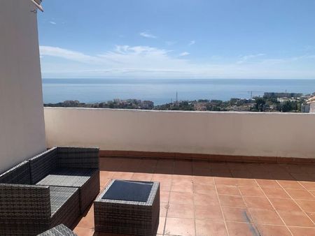 Alquiler de dúplex en Calle Berlín - Photo 3